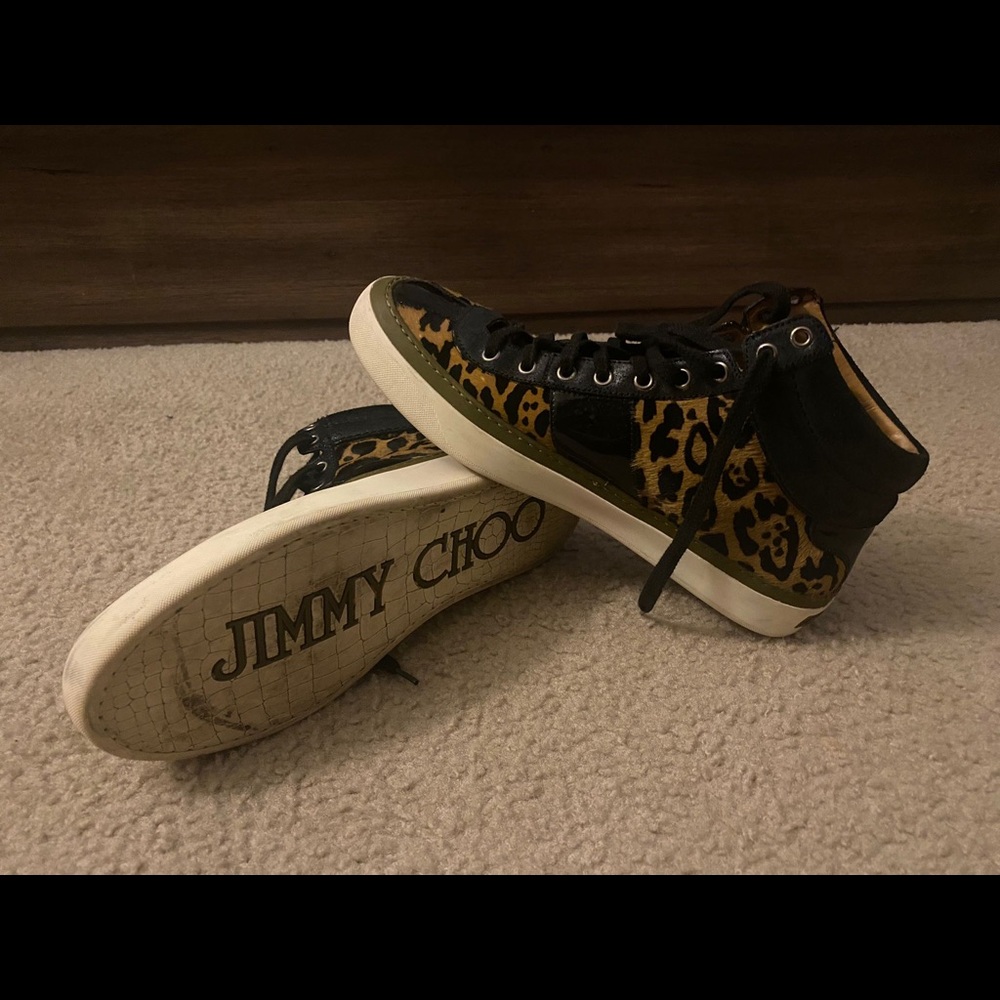 Jimmy choo very nice luxury shoes. Great condition